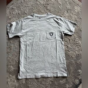 NFL RAIDERS Women’s Gray Short Sleeve Tee NWOT-Medium